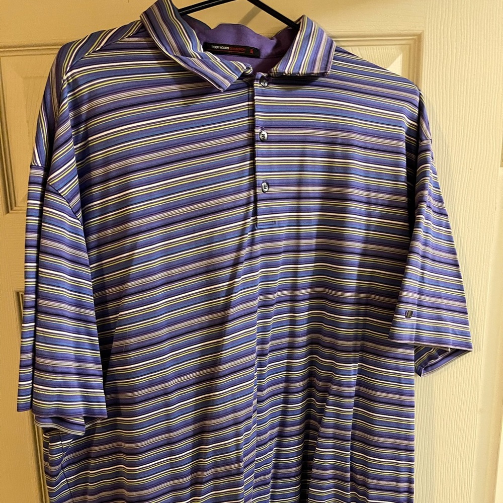 Tiger woods collar shirt